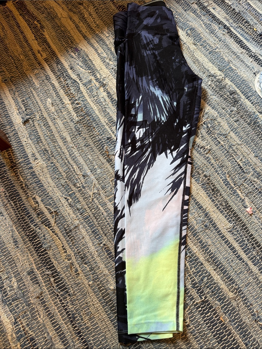 Calvin Klein Performance leggings.  Palm Print Leggings with Mint Gradient Panel